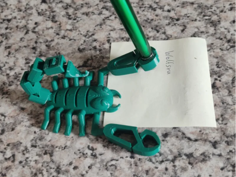Functioning scorpion - flexible, halloween
