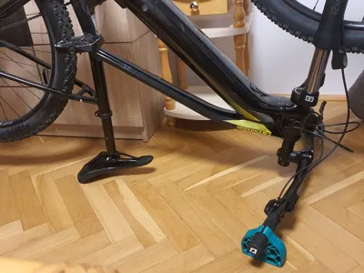 Bike handlebar stand and wall mount Print in Place