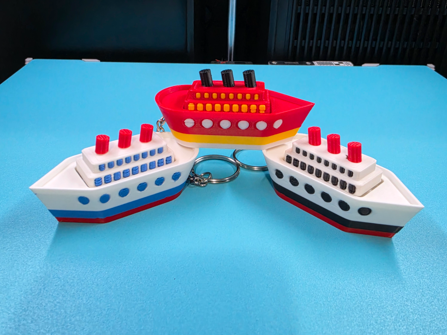 Cruise ship fidget clicker keychain 