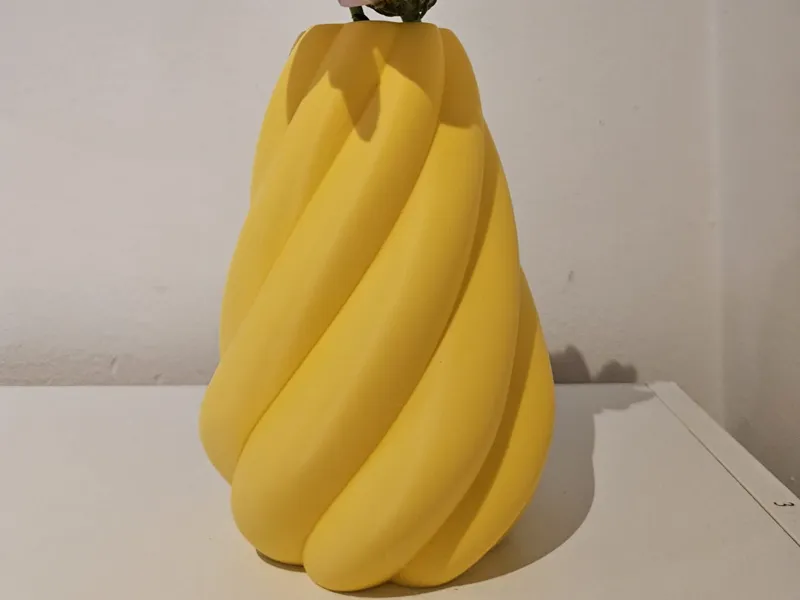Tiny Twisty Vase