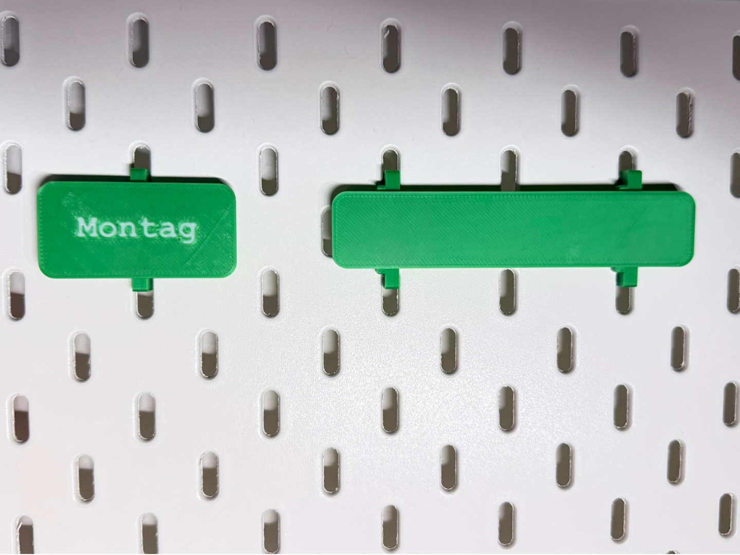 Skadis Beschriftung mit Halter (kein Kleben!)