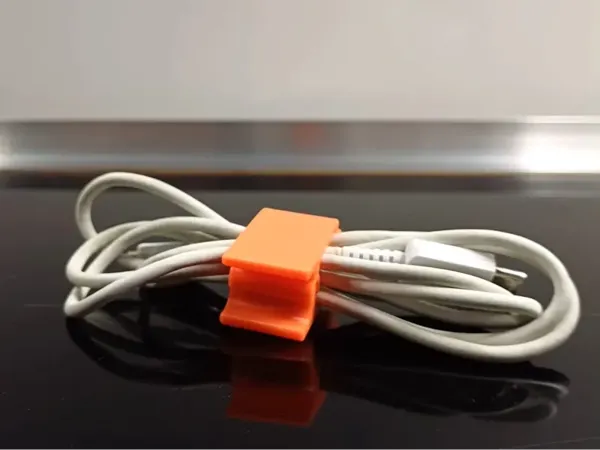 Clips fixe-câbles en plusieurs tailles