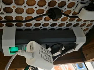 Steckdosenhalter Underware mit abgeschrägter Kante