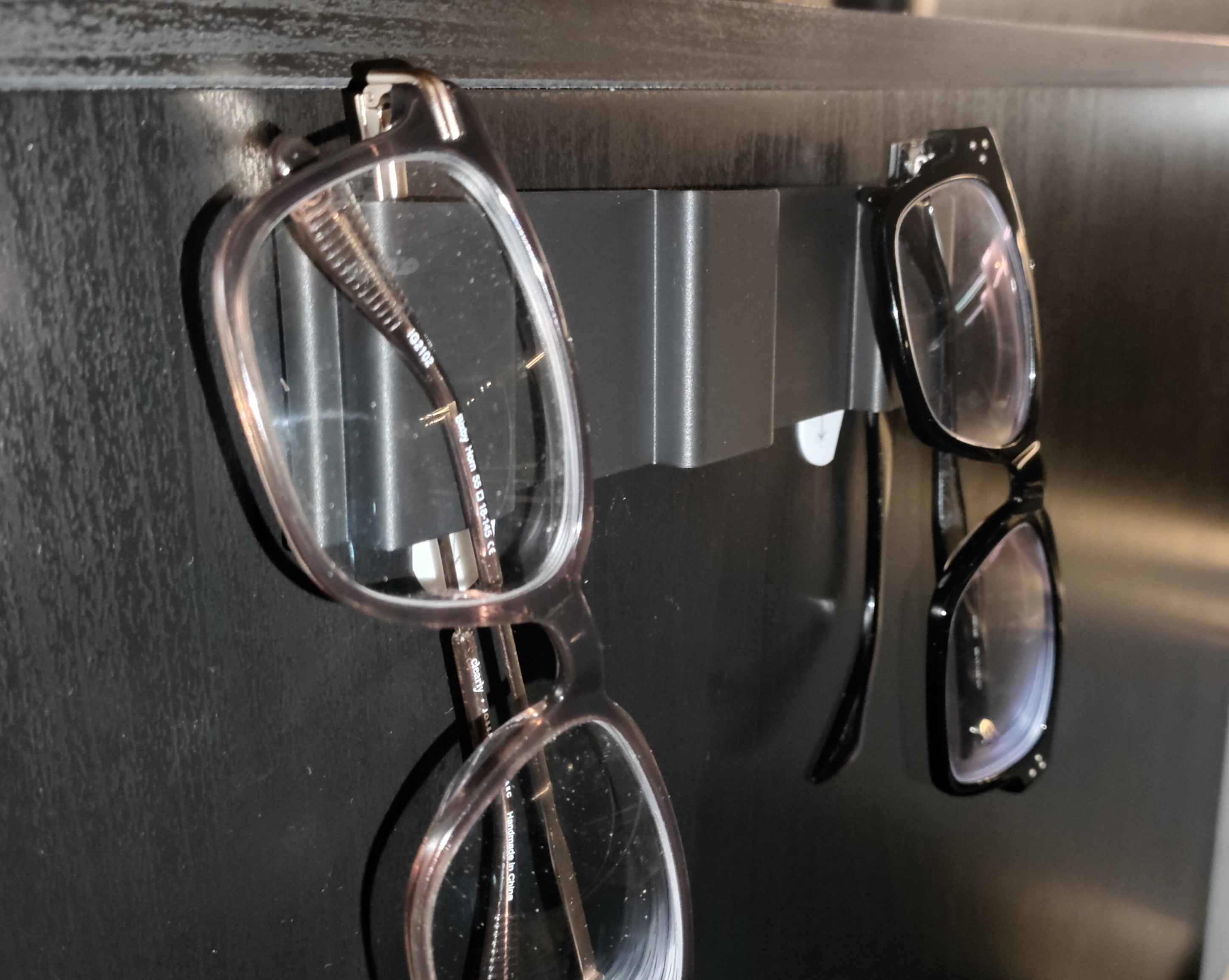 Miniatura 2 do modelo 3D Glasses Wall Holder