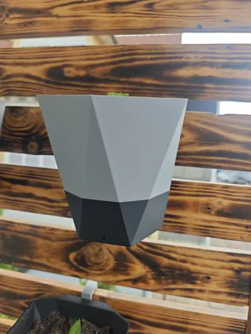 Letrero o emblema decorativo: Blumen-/ Pflanztopf im modernen Low-Poly-Design — vista de referencia 4