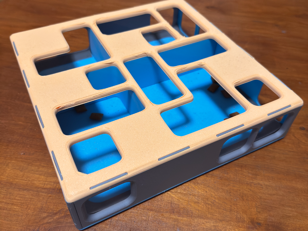Cat Maze feeder puzzle