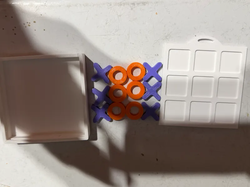 Travel Tic Tac Toe & Integrated Case