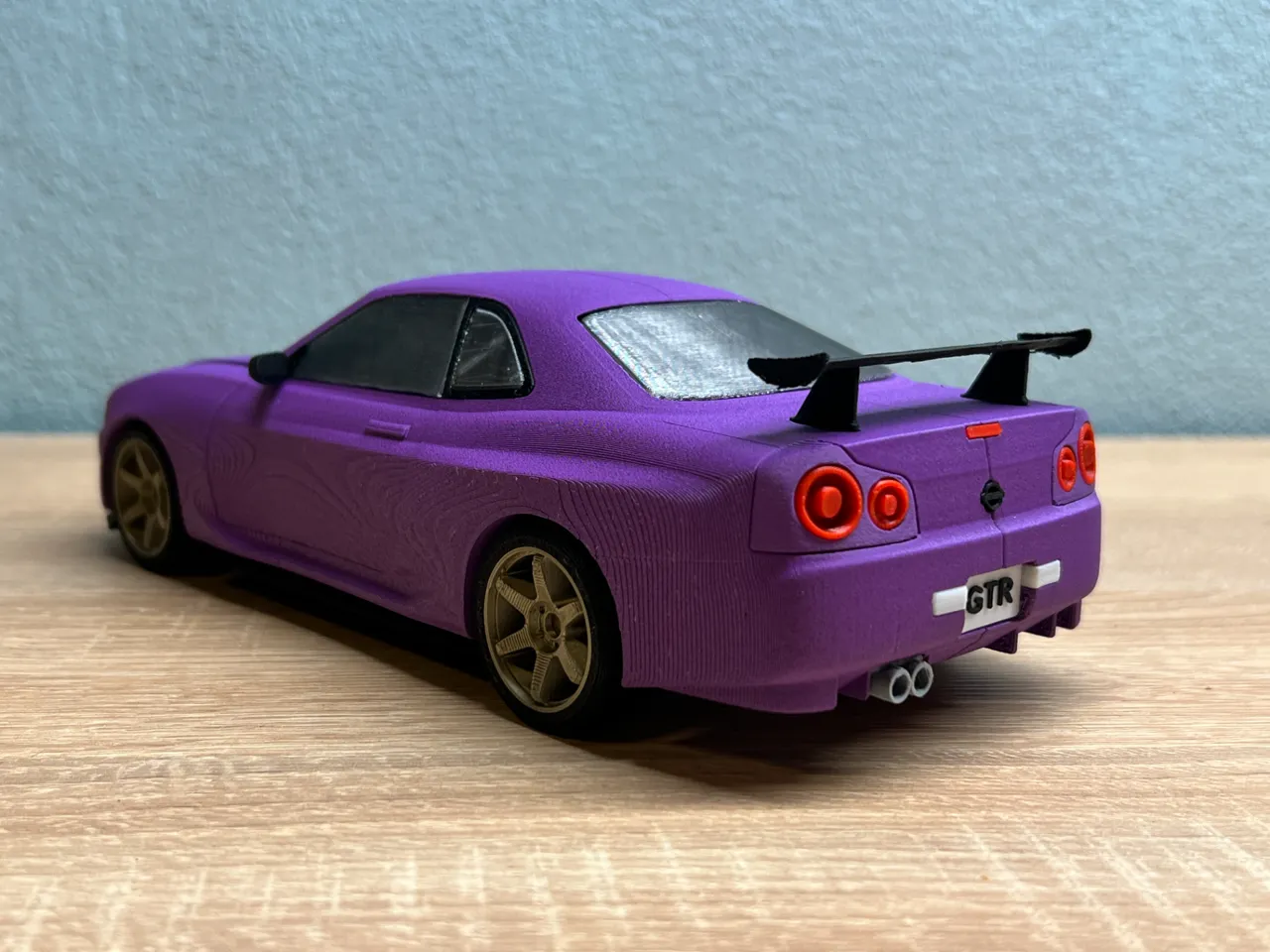 Nissan Skyline GT-R R34 view 4