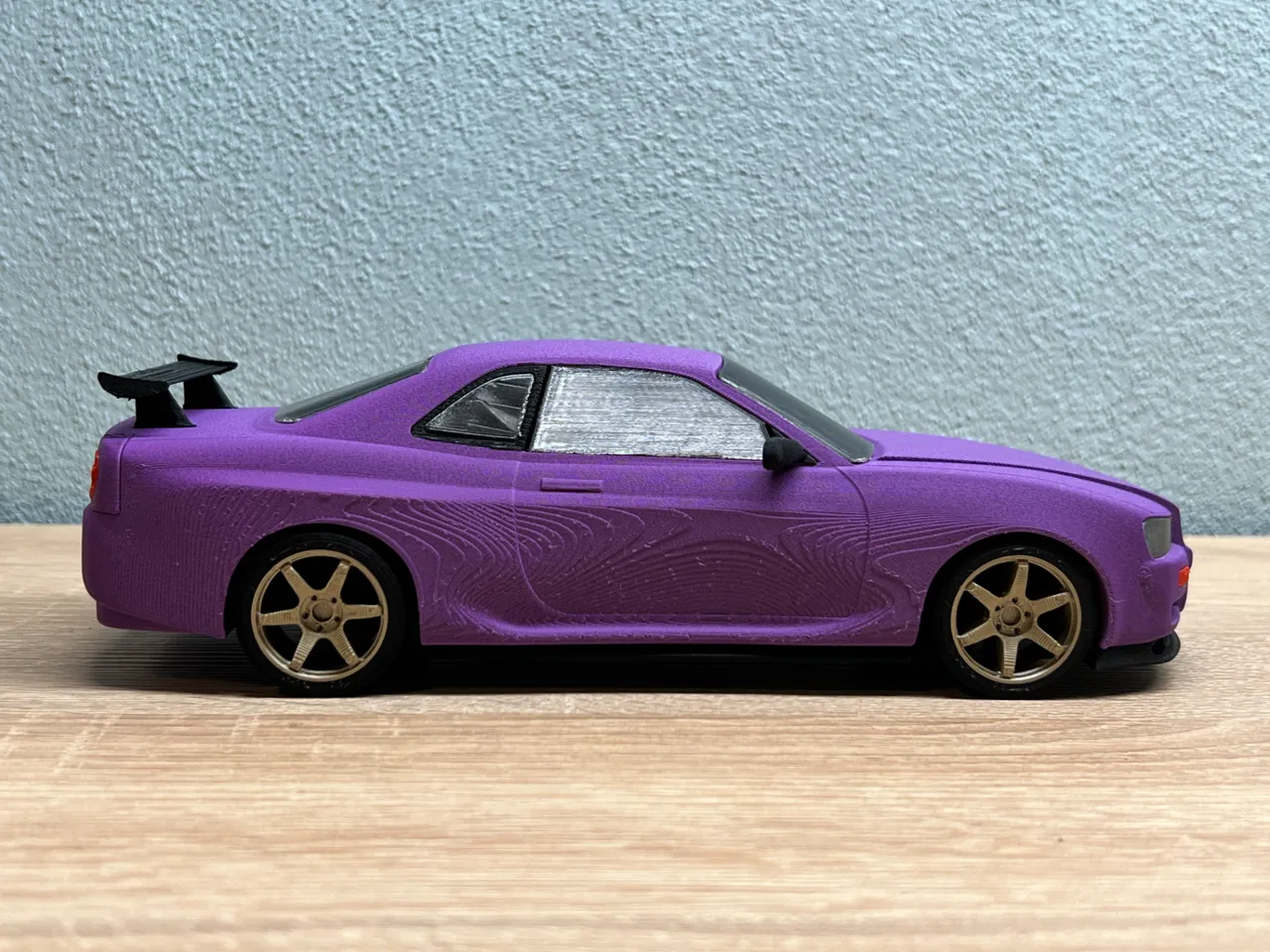 Nissan Skyline GT-R R34 view 3