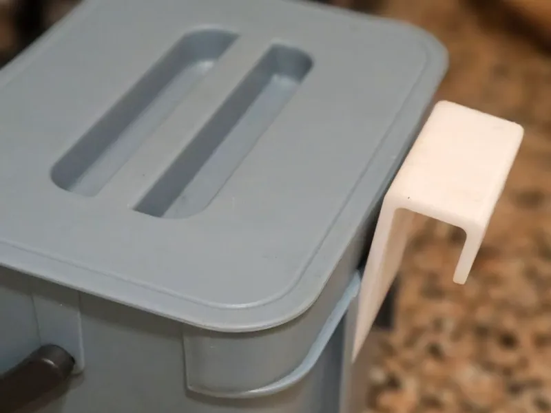 Gancho reforzado para cubo de basura Perfetto