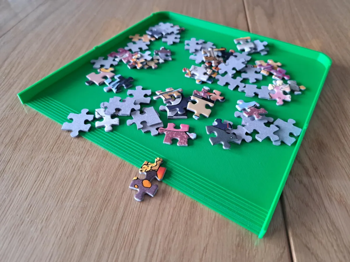 Plateau empilable pour trier et transporter des puzzles