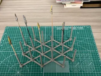 Flexible Paint Station stand base - A4 - 18 clips