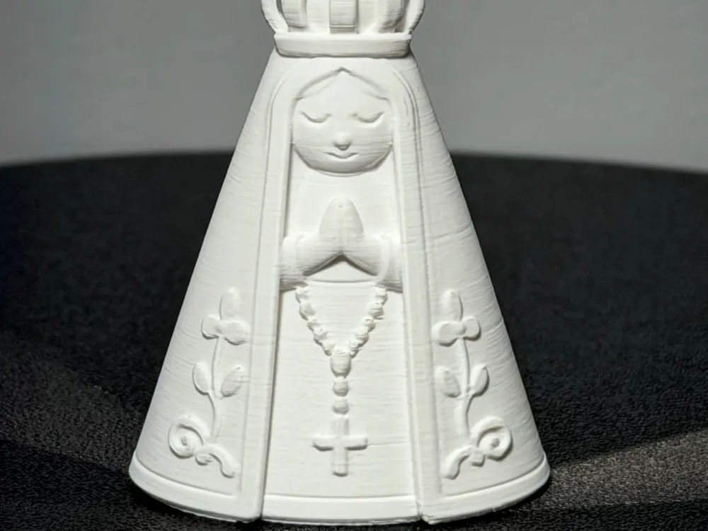 Figura decorativa: Nossa Senhora Aparecida - Chibi. Referencia del modelo original.
