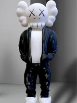 Фигурка Kaws в уличен стил