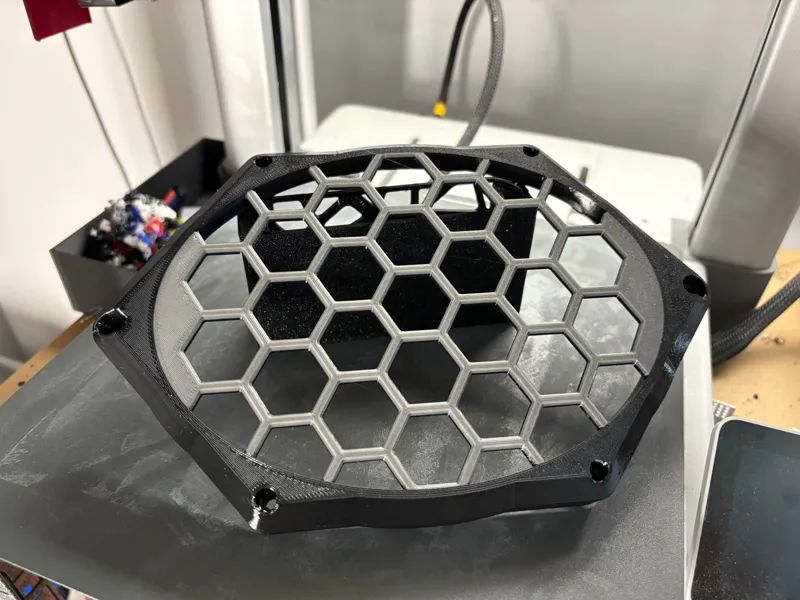 Kicker 6x8 Grill 