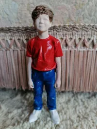 Figurine de garçon pour maison de poupée — photo 3