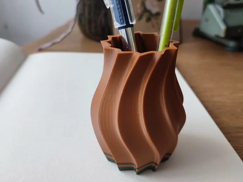 Pot à Crayons & Mini Vase Torsadé "Spiral Wave" 
