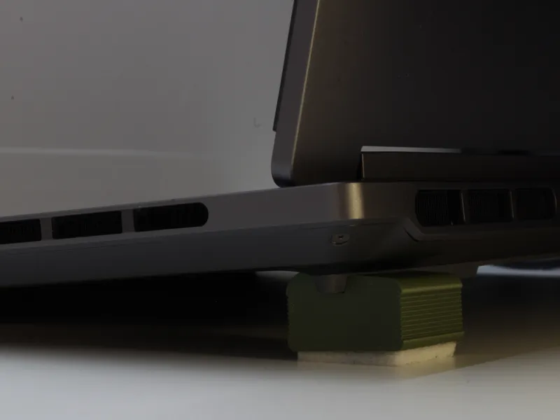 Laptop stand 