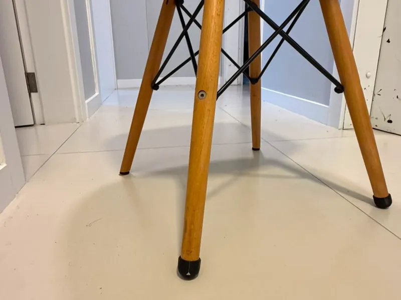 Acabamento Pé Cadeira Charles Eames Eiffel