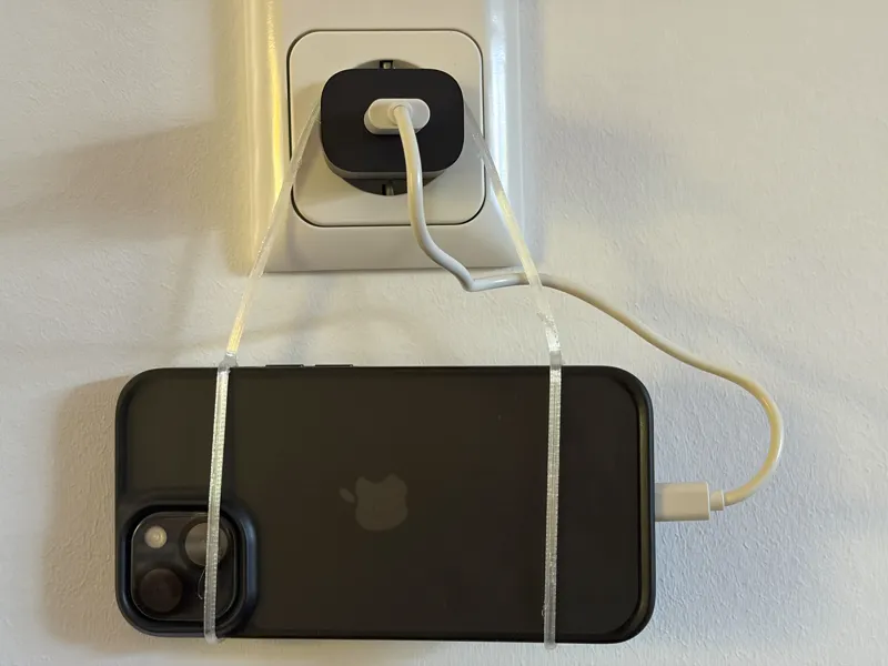TPU Smartphone Ladehalter super kompakt nur 3,4g