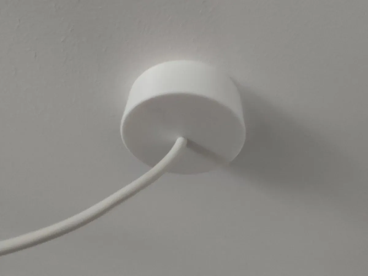 Cache-câble mural