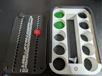 Boîte de rangement et marqueur de score pour Crokinole (remix) — photo 1