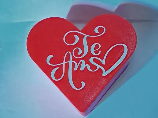 caja con forma de corazón