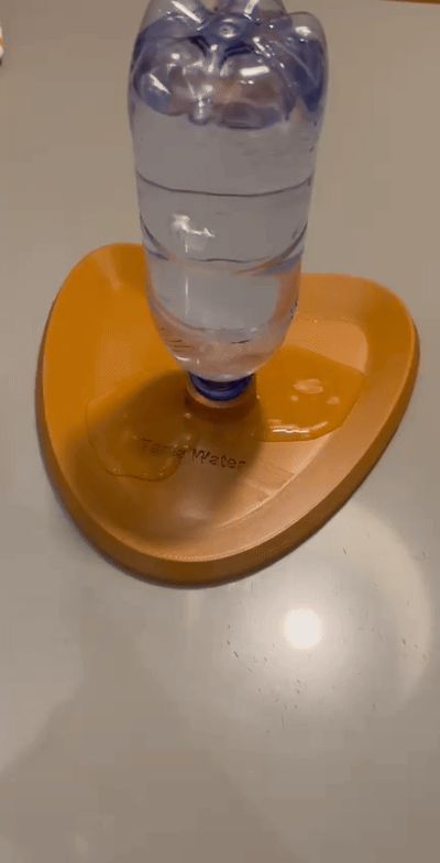 Automatic drinker for small animals
