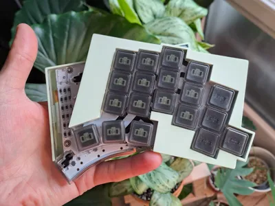 TOTEM-SHIFT Wireless Split Magnetic Keyboard Case