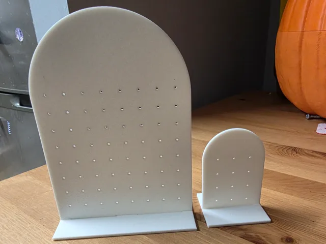 Small And Large Earrings Display Stands