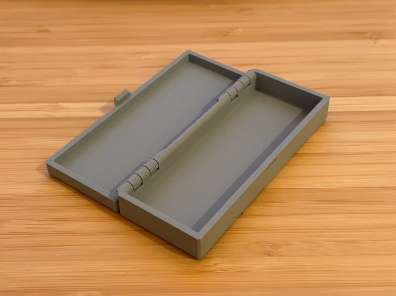 Petite boite à charnière 10cm imprimé en une pièce