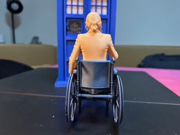 Figura decorativa: Shirley Anne Bingham – Doctor Who 1:10 — vista de referencia 4