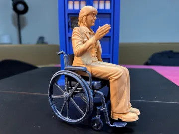 Figura decorativa: Shirley Anne Bingham – Doctor Who 1:10 — vista de referencia 5