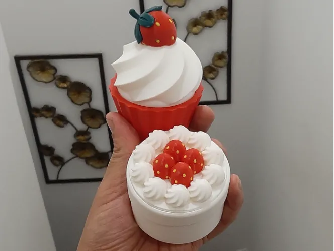 Cake Containers.