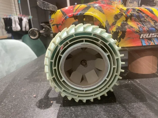 PNEU complet arriere RC TRAXXAS RUSTLER VXL