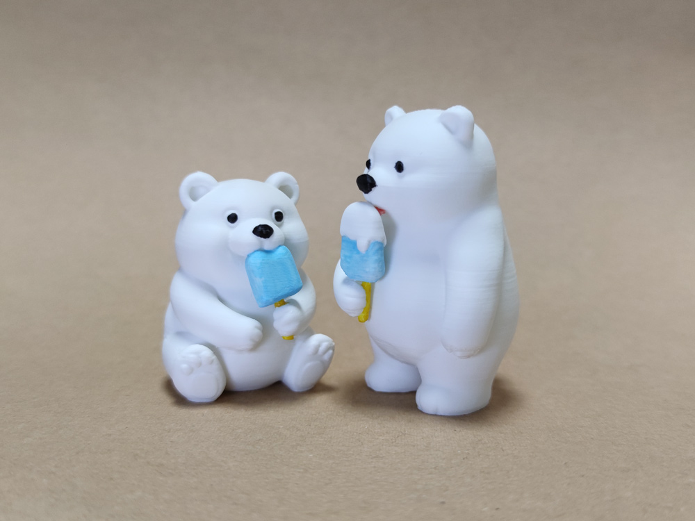 北极熊吃雪糕
