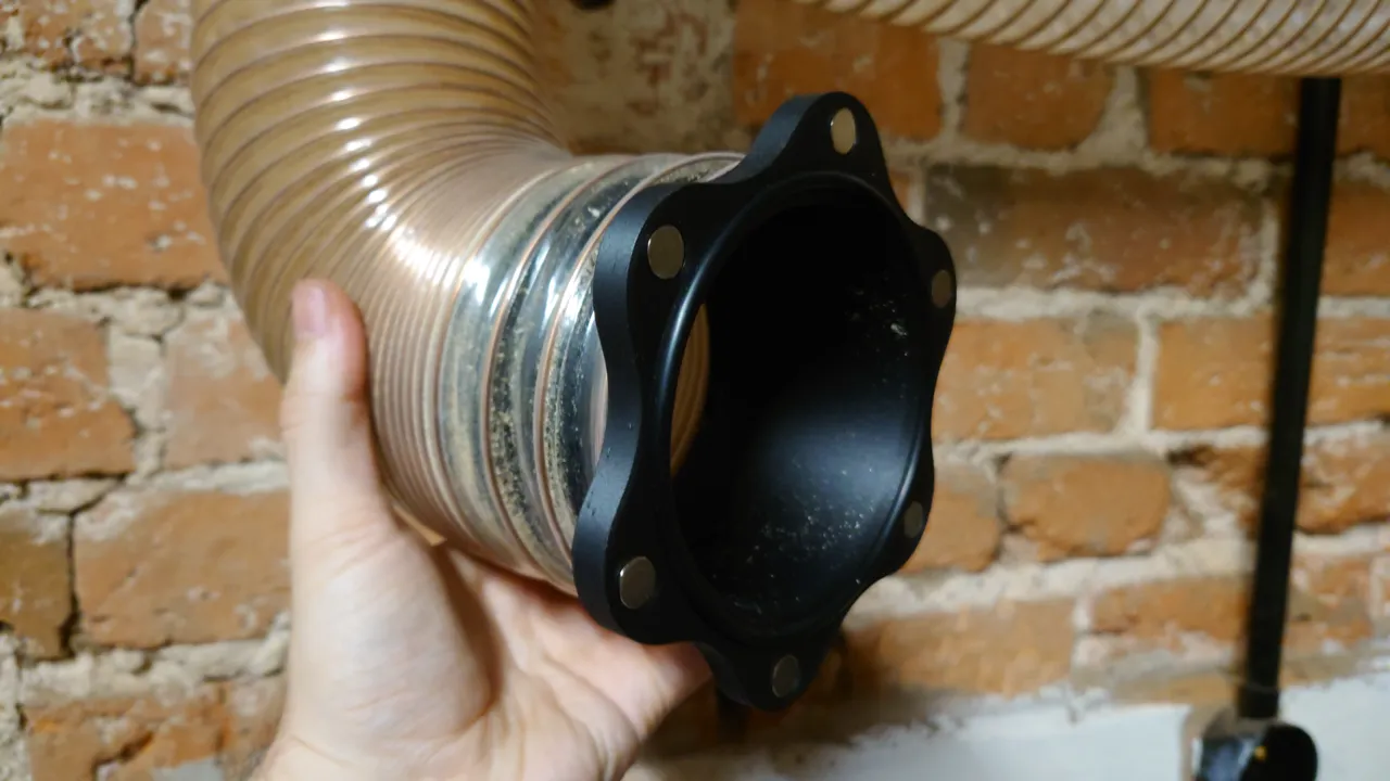 Dust Extraction Hose Magnetic Coupling (100mm) view 3