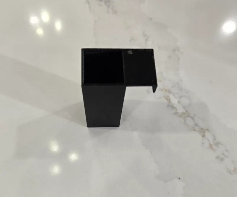 Frozen Cube Feeder
