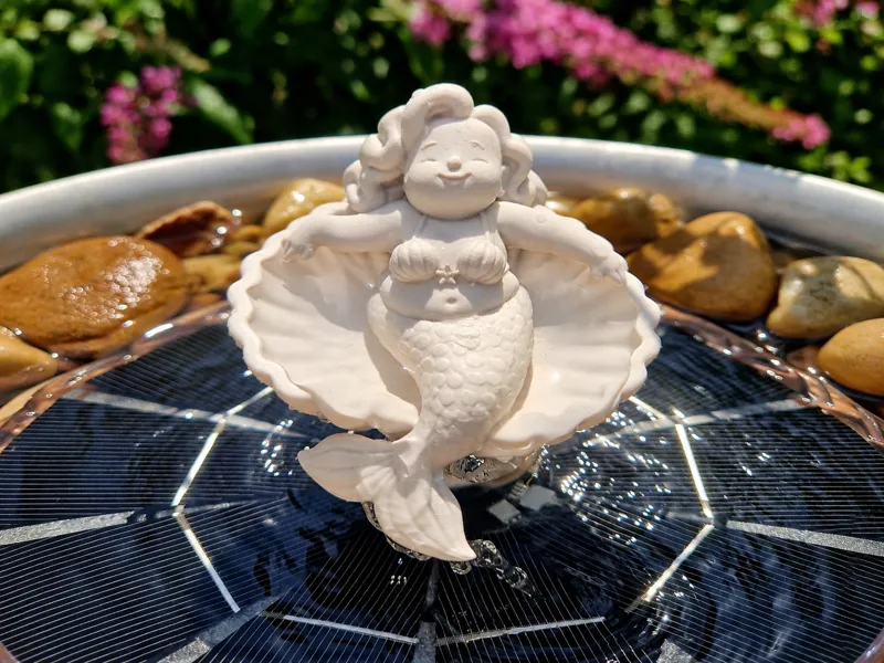 Meerjungfrau Solar Springbrunnen Figur