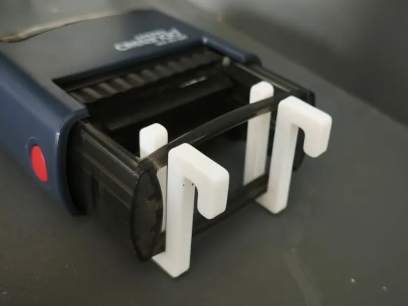 Skadis Adressstempel Halter