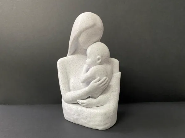 Sculpture étreinte maternelle