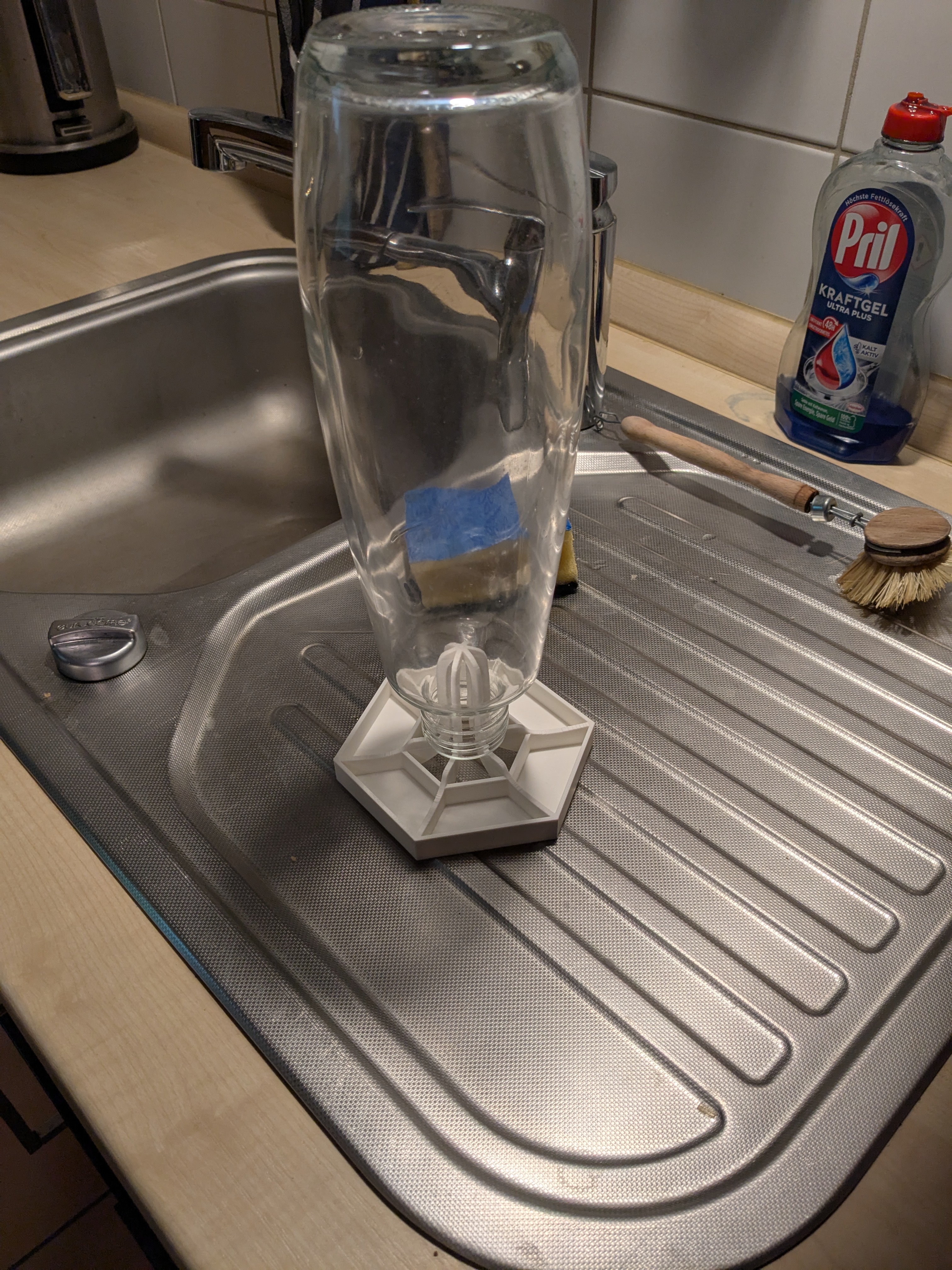 Miniatura 6 do modelo 3D Interlocking Hex Bottle Drying Rack