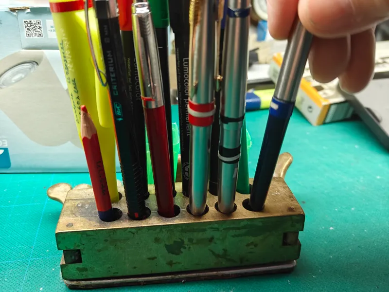 Pencil Holder,  Pen Holder , Pen Rack