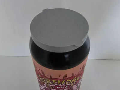 Bug protection lid for cans 25, 33, 44 and 50 cl