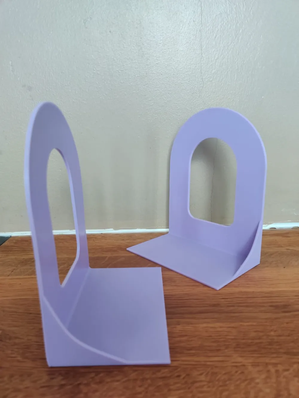 Simple Book Stand by Pfeffervinz - MakerWorld