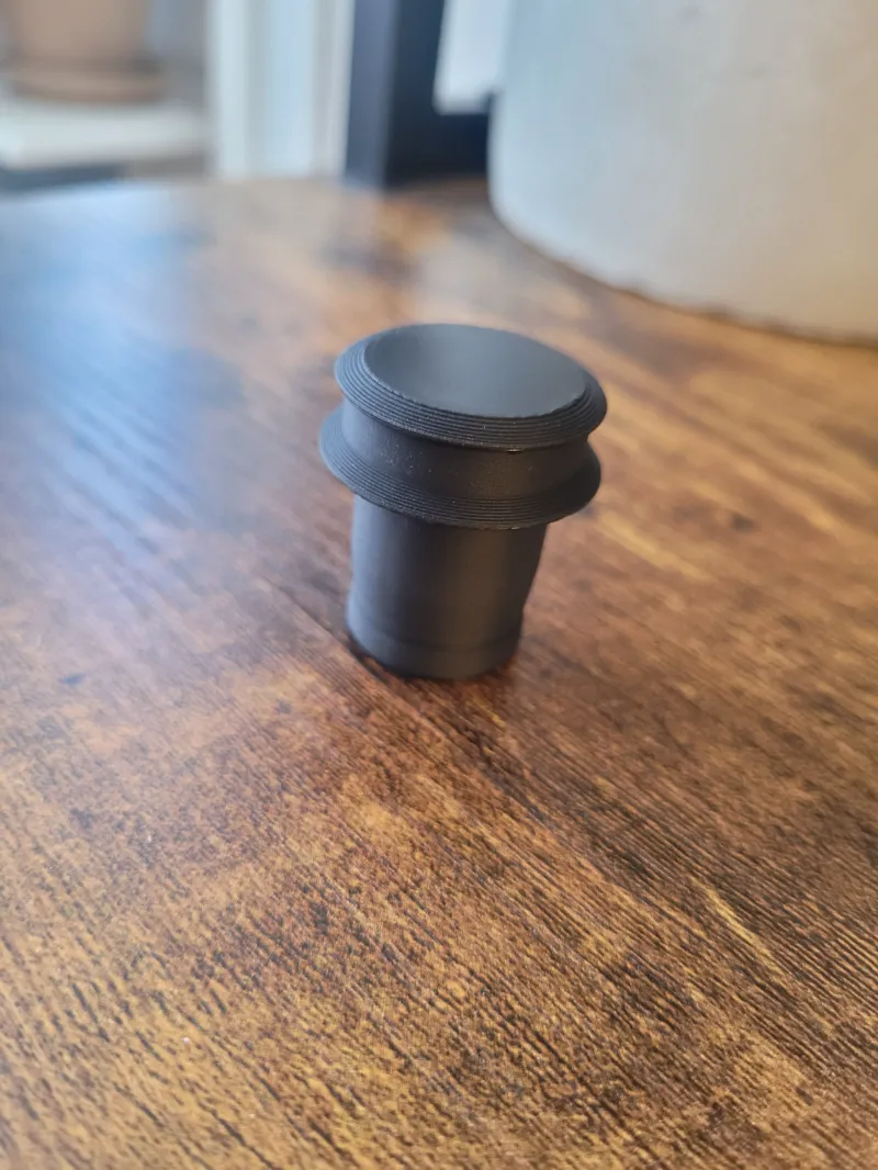 Car cigarette lighter plug