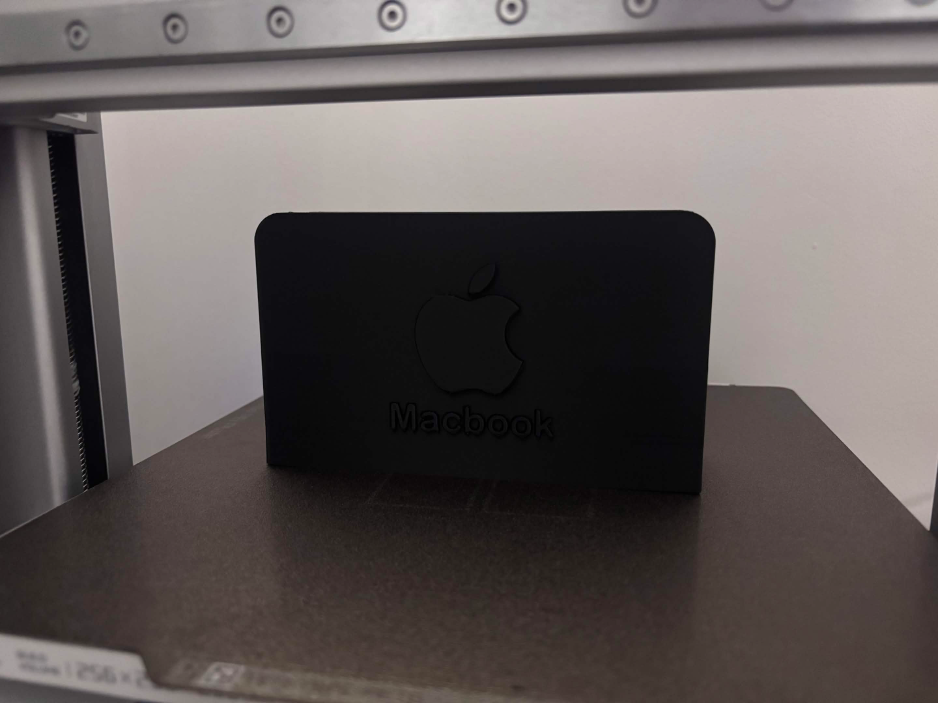 Miniatura 1 do modelo 3D Macbook Docking Station (Multi Versions)