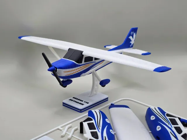Cessna 172 Skyhawk Plane Kit Card