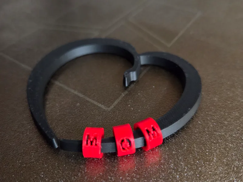 Ciondolo "MOM" con Cuore e Charm-Festa della Mamma