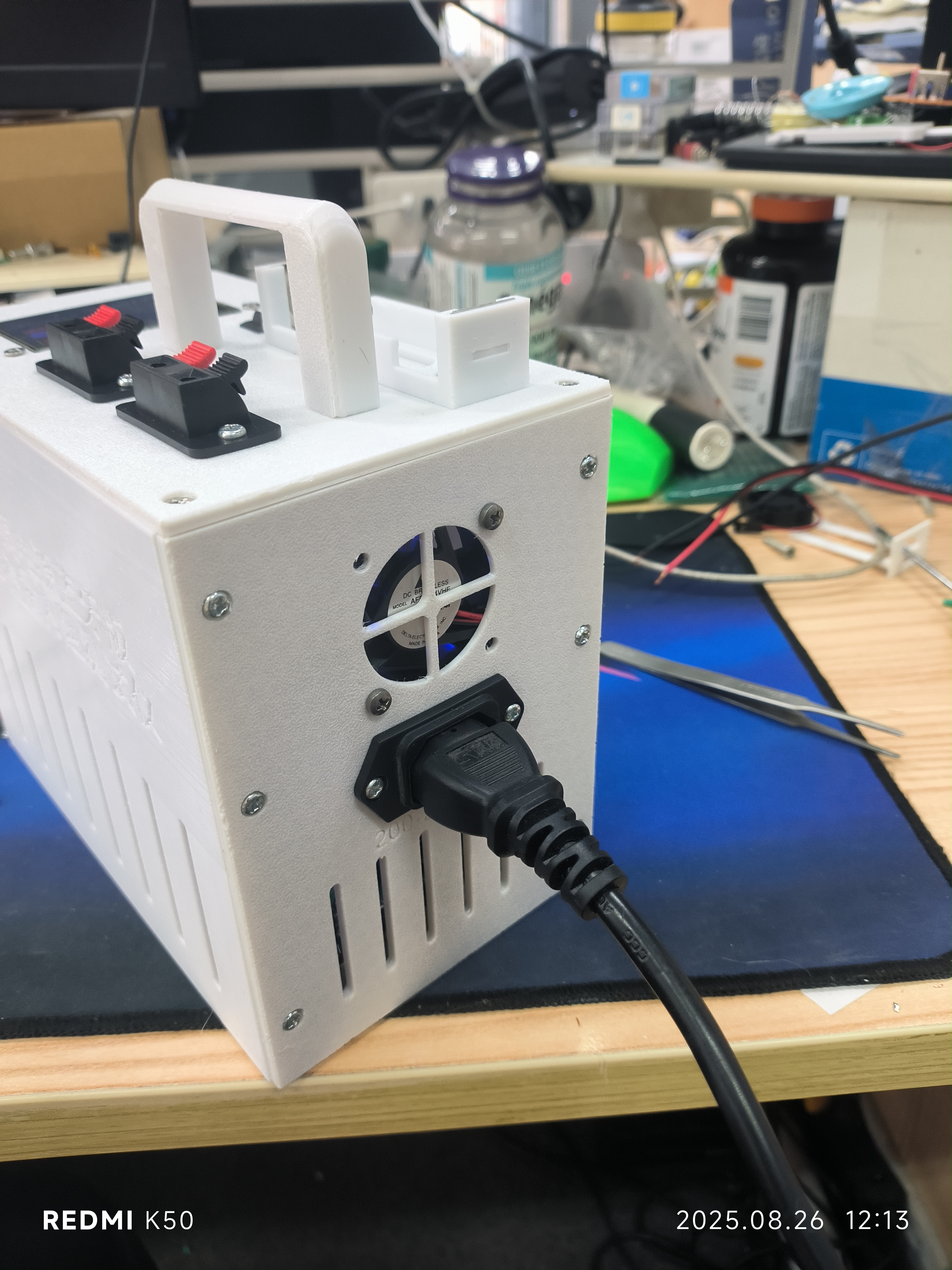 Miniatura 5 do modelo 3D 多功能电源 （锂电池容量内阻测试仪和直流可调电源）